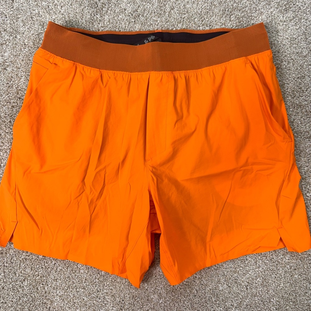 Ten Thousand Set Short Mens Large TTSH005V2 Orange Lined Athletic Training EUC
